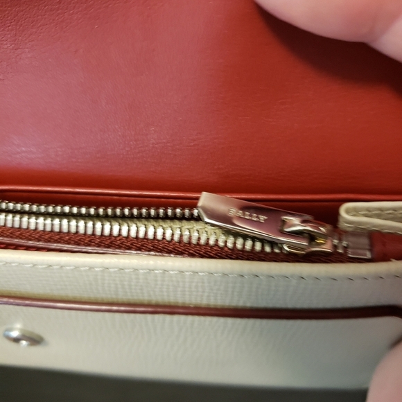 Bally Of Switzerland Saffiano Leather Bifold Wallet, Classic - Picture 9 of 10